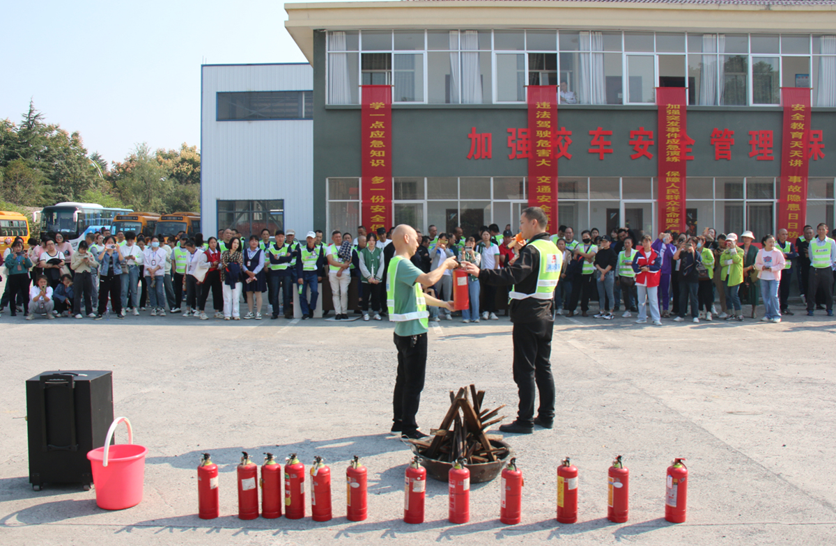 常德市湘北汽車運(yùn)輸有限公司,常德包車客運(yùn),常德旅游服務(wù),校車服務(wù)