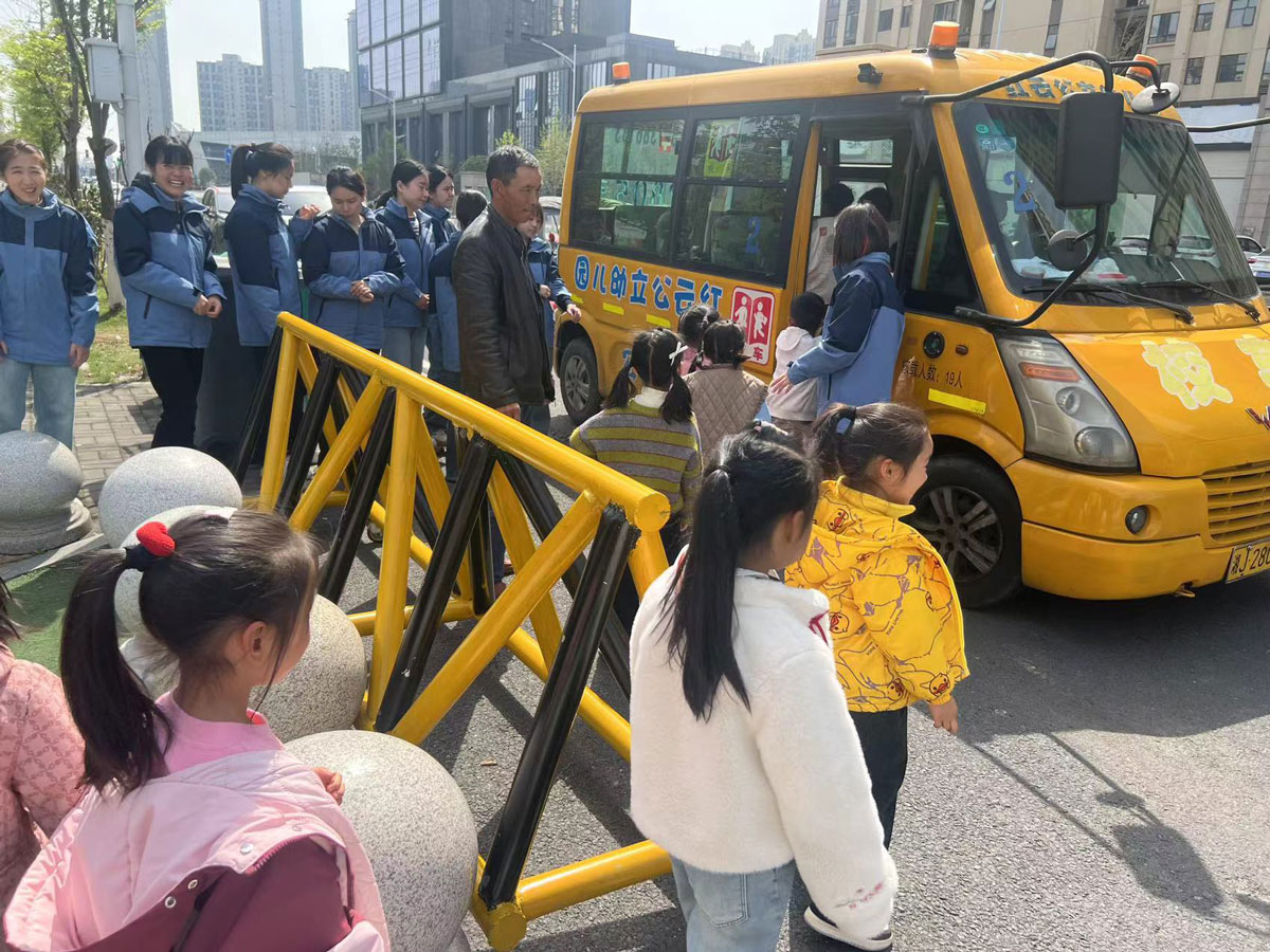 常德市湘北汽車運(yùn)輸有限公司,常德包車客運(yùn),常德旅游服務(wù),校車服務(wù)